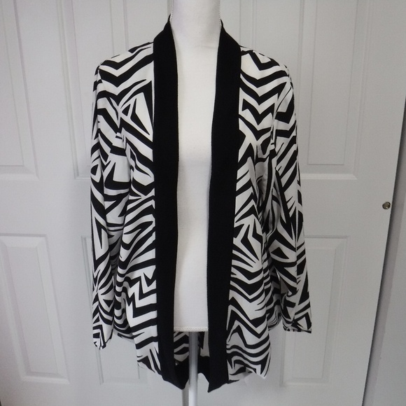 Kardashian Kollection Jackets & Blazers - 2/$20 Kardashian Kollection Oversized Cardigan M